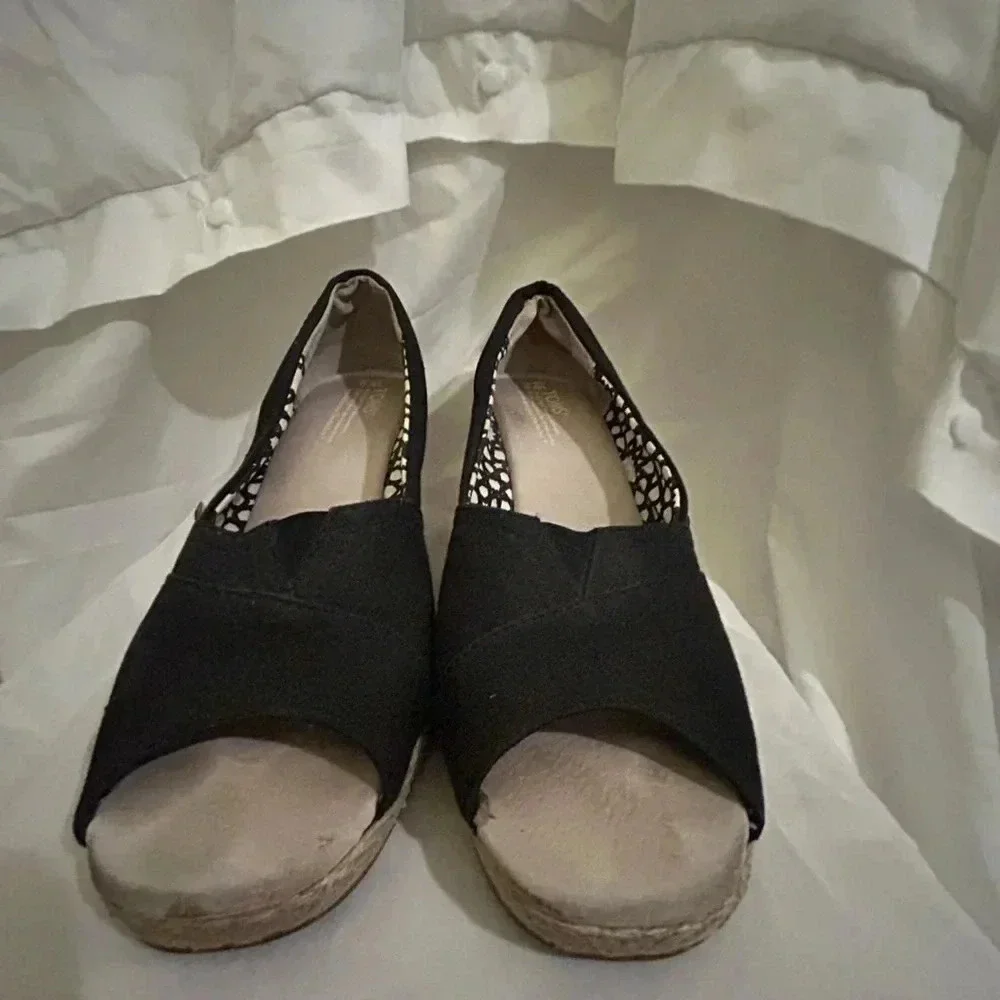 TOMS WO SIZE‎ 9 BLACK OPEN TOE ESPADRILLE WEDGE HEEL SHOES GOOD CLEAN CONDITION